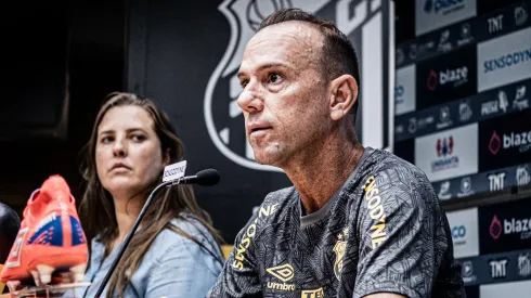 Treinador deixou o clube no ano passado após denúncias anônimas. Divulgação/Guilherme Greghi/Santos FC.
