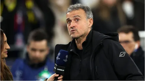 Luis Enrique dando entrevista após um jogo do PSG na Champions League – Foto: Alex Grimm/Getty Images
