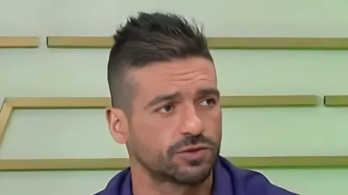 Venê em programa do SBT Rio. Jornalista traz notícia do mercado da bola. Foto: Reprodução/ Youtube