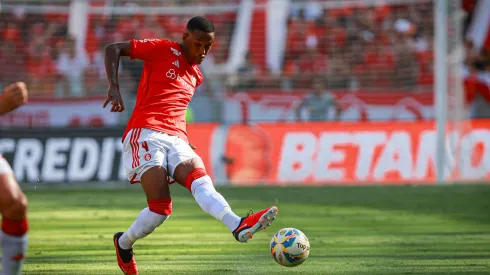 Robert Renan tem futuro indefinido no Inter