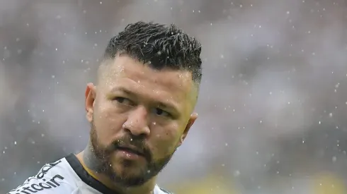 Rossi durante partida contra o Atletico-MG. Atleta está fora dos planos de Ramón Díaz.