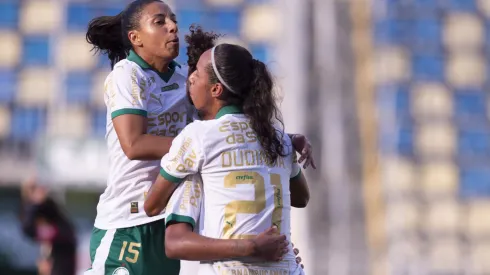 Amanda Gutierres jogadora do Palmeiras comemora seu gol com jogadoras do seu time durante partida contra o Bragantino no estadio Gabriel Marques Da Silva pelo campeonato Brasileiro A Feminino 2024. Foto: Anderson Romao/AGIF