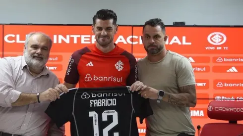 Foto: Ricardo Duarte/Internacional – Goleiro Fabrício é apresentado no Internacional
