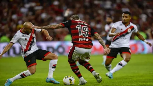 Foto: Marcelo Cortes/Flamengo – Atlético-GO e Flamengo duelam no Serra Dourada neste domingo (14)
