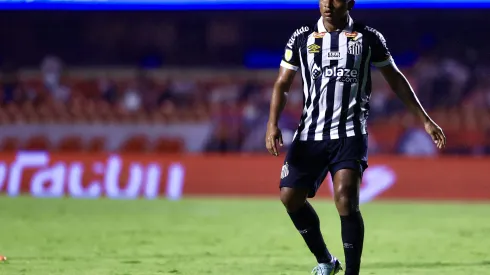 Morelos está afastado no Santos