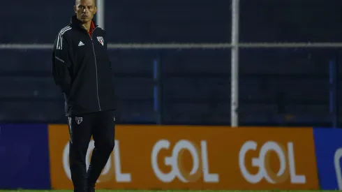 Alex de Souza, em uma de suas experiências como técnico, no sub-20 do São Paulo.
