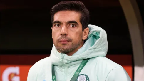 Abel Ferreira, treinador do Palmeiras, durante partida – Foto: Alexandre Schneider/Getty Images
