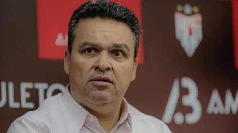 Presidente do Atlético-GO reclama de arbitragem
