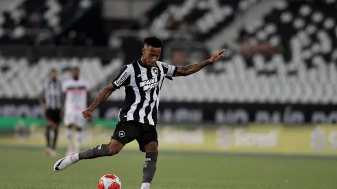 Tchê Tchê foi um dos melhores em campo na vitória do Botafogo. 
