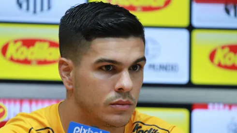 SP - Santos - 31/03/2022 - SANTOS F.C., APRESENTACAO RODRIGO FERNANDEZ Apresentacao de novo reforco para o Santos Futebol Clube Rodrigo Fernandez, realizada na tarde dessa quinta (31), na Vila Belmiro. Foto: Fernanda Luz/AGIF