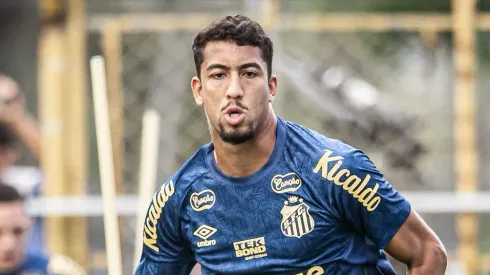 Bruno Marques tem ofertas para atuar fora do Brasil –  Fotos: Raul Baretta/ Santos FC.
