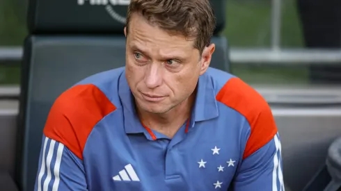 Fernando Seabra tem o desafio de manter a invencibilidade do Cruzeiro na Arena MRV.