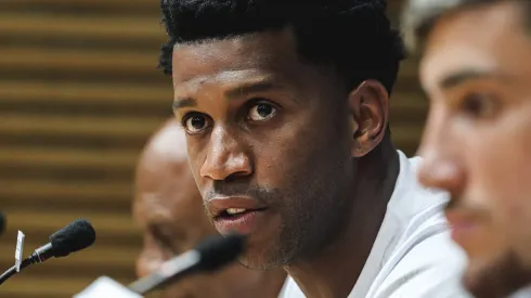 Gil, zagueiro do Santos.
O experiente atleta repensa sobre seu futuro no futebol e no Peixe.