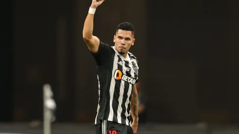 Paulinho jogador do Atletico-MG comemora seu gol durante partida contra o Cruzeiro no estadio Arena MRV pelo campeonato Brasileiro A 2024. Foto: Gilson Lobo/AGIF
