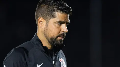 António Oliveira pode ter perigo no cargo do Corinthians.