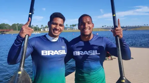 Filipe Vinícius Vieira e Jacky Godmann comemorando a vaga olímpica. Foto: Divulgação/CBCa