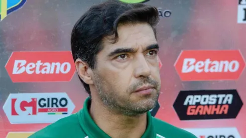 Abel Ferreira em entrevista antes da partida entre Vitória e Palmeiras no estádio Barradão, pelo Campeonato Brasileiro, no dia 14/04/2024. 

