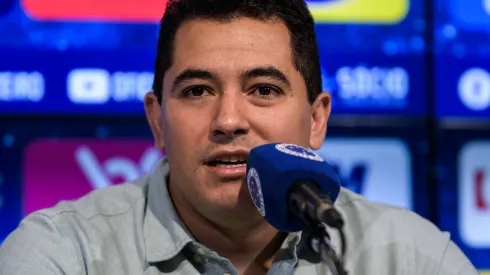 Pedro Martins deixou o Cruzeiro e assumiu projeto da SAF do Vasco - Foto: Gustavo Aleixo/Cruzeiro