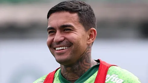 Dudu tem previsão otimista de voltar a defender o Palmeiras em campo
