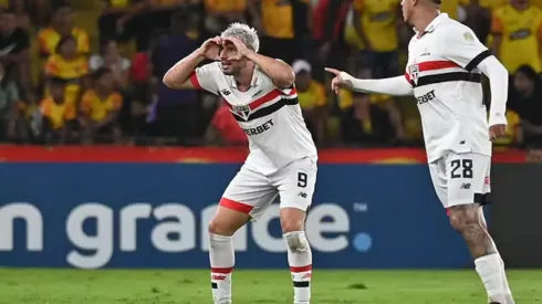 Foto: Divulgação/Conmebol – Calleri marcou o primeiro gol da vitória do São Paulo contra o Barcelona de Guayaquil pela Copa Libertadores nesta quinta-feira (25)
