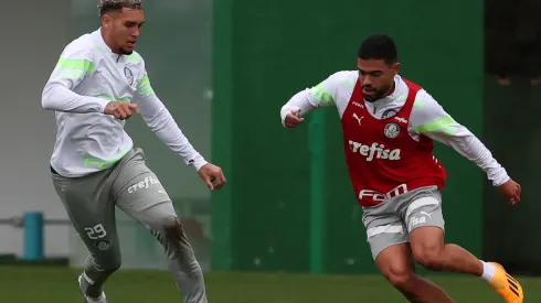 Navarro e Bruno Tabata durante o treino do Palmeiras
