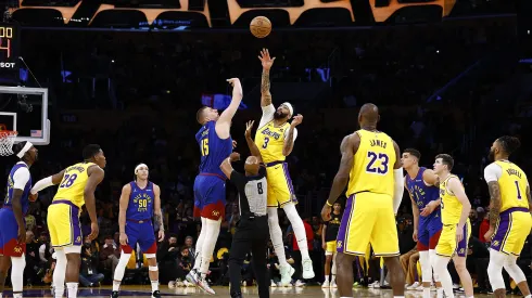 Lakers de Davis e Lebron tentam impedir varrida dos Nuggets em Los Angeles, pela primeira rodada dos play-offs da NBA (Foto: Ronald Martinez/Getty Images)
