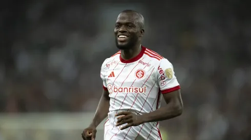 Jogador é desfalque desde a semifinal do Campeonato Gaúcho. Jorge Rodrigues/AGIF.
