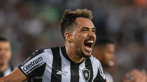 Eduardo pode ganhar mais uma chance no ataque do Botafogo. Foto: Thiago Ribeiro/AGIF
