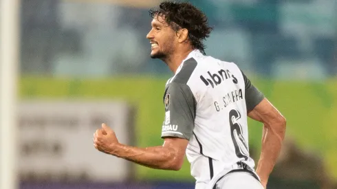 Gustavo Scarpa comemora seu gol diante do Cuiabá.