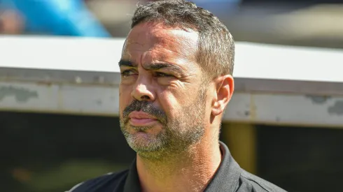 Artur Jorge terá de desafiar vantagem do Vitória sobre Botafogo na Copa do Brasil.