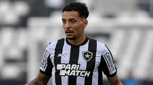 Foto: Thiago Ribeiro/AGIF – Gregore, volante do Botafogo
