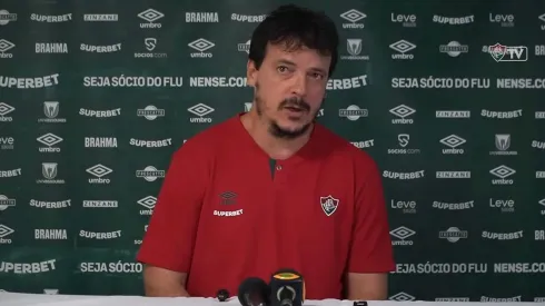 Fernando Diniz falou em coletiva sobre o empate contra o Atlético-MG – Foto: Reprodução/Youtube/Flu TV
