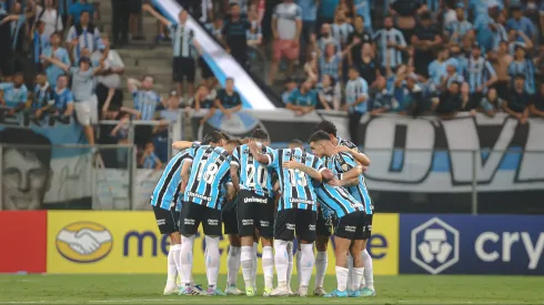Jogadores do Gremio antes da partida contra Huachipato no estadio Arena do Gremio pelo campeonato Copa Libertadores 2024. Foto: Maxi Franzoi/AGIF
