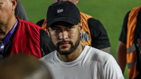 Neymar não divulgou nas redes sociais, mas vem ajudando os moradores do Rio Grande do Sul