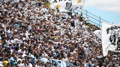 Torcida do Santos poderá retornar 100% aos estádios no jogo contra o Ituano pela Série B
