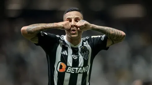 Foto: Pedro Souza/Atlético-MG – Arana brinca com atacante de 18 anos do Galo
