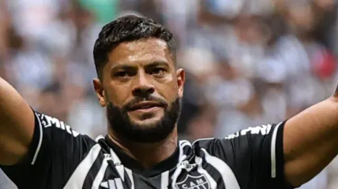  Hulk comemora seu gol durante partida contra o Grêmio. Atacante é elogiado por gremistas.
