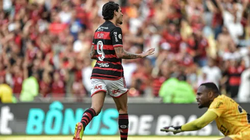 Pedro jogador do Flamengo comemora seu gol durante partida contra o Corinthians. Foto: Thiago Ribeiro/AGIF
