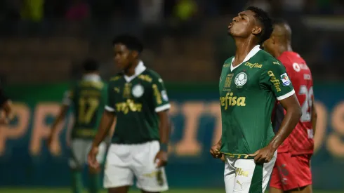 Luis Guilherme jogador do Palmeiras lamenta durante partida contra o Athletico-PR. Foto: Anderson Romao/AGIF
