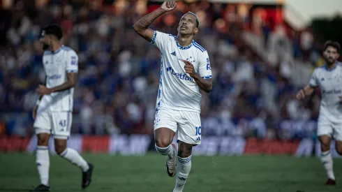 Matheus Pereira foi decisivo neste domingo diante do Atlético-GO.