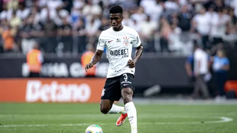 Zagueiro atuou apenas 45 minutos contra o Argentinos Juniors
