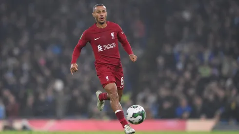 Thiago Alcântara, em partida pelo Liverpool.. (Foto de Stu Forster/Getty Images)
