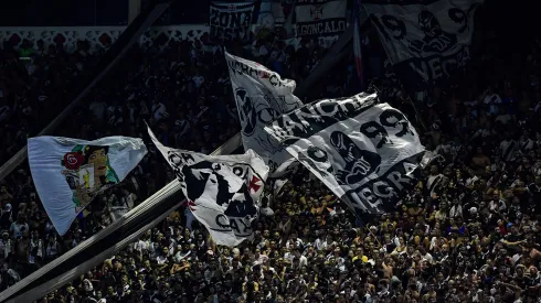  Torcida do Vasco durante partida contra Agua Santa no estadio Sao Januario pelo campeonato Copa Do Brasil 2024. Foto: Thiago Ribeiro/AGIF
