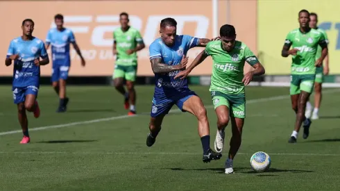 Foto: Cesar Greco/Palmeiras – Bruno Rodrigues e Dudu participaram de jogo-treino do Palmeiras contra o São Bento neste sábado (18)
