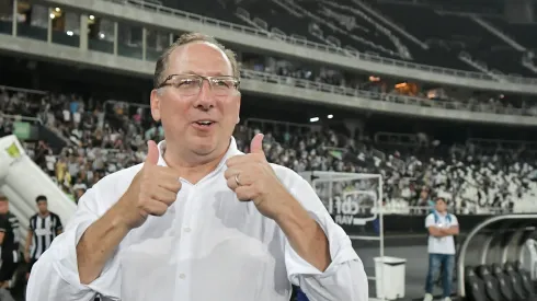 John Textor terá Niltão de volta em partida do Brasileirão. 
