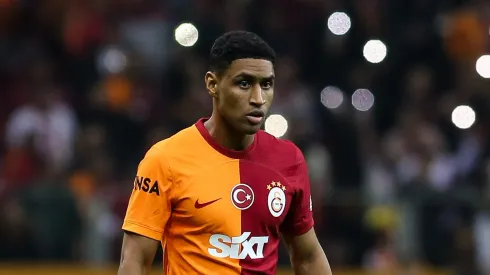 Tetê em ação com a camisa do Clube Turco. Foto: Ahmad Mora/Getty Images
