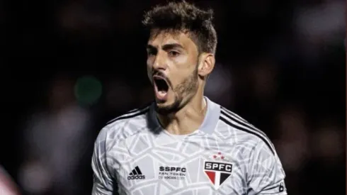 Foto: Rubens Chiri/São Paulo – Rafael celebra chance na Seleção Brasileira
