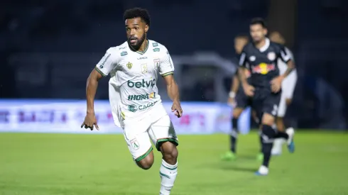 Reinaldo em jogo contra o Bragantino. Fabio Moreira Pinto/AGIF.
