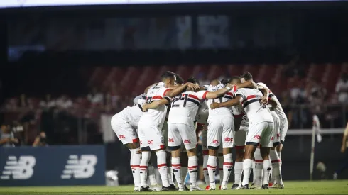 São Paulo terá decisão na Copa do brasil. Jogadores do São Paulo na reunião pré-jogo contra o Fluminense no Brasileirão. Foto:Rubens Chiri e Paulo Pinto/Saopaulofc.net