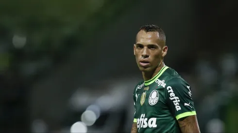 Breno Lopes em partida pelo Palmeiras no Allianz Parque pelo Campeonato Brasileiro de 2023. (Photo by Ricardo Moreira/Getty Images)
